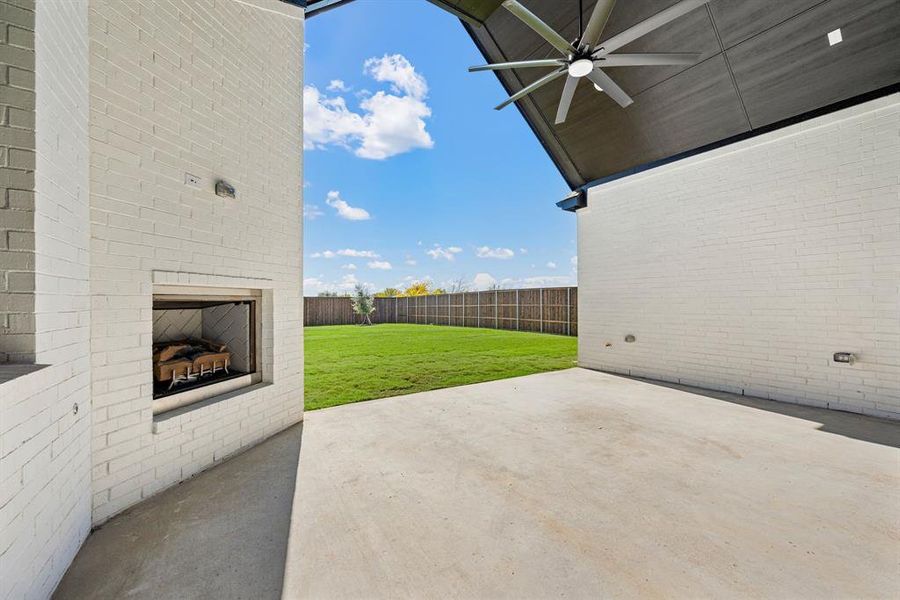 Exterior details and patio area of a home in NorthGlen, Haslet (Image 26).