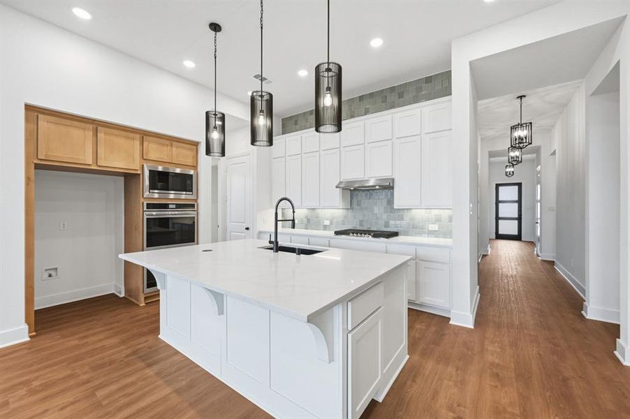 Furnished interior view inside a new home in Ridge Crossing, Waxahachie (Image 6).
