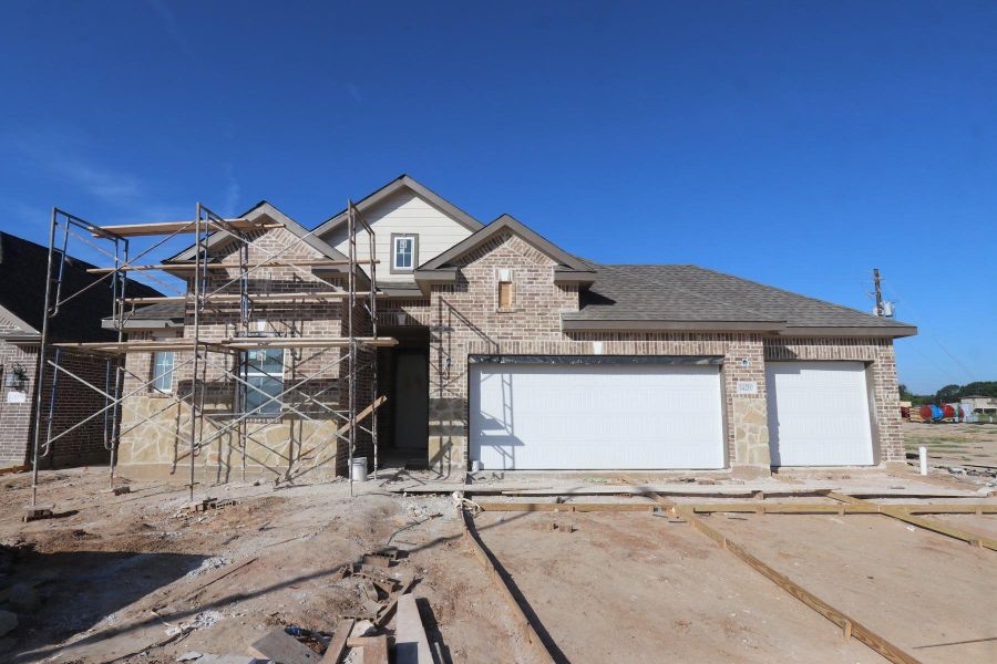 One story home with 3 bedrooms, 2.5 baths, and 4 car tandem garage.