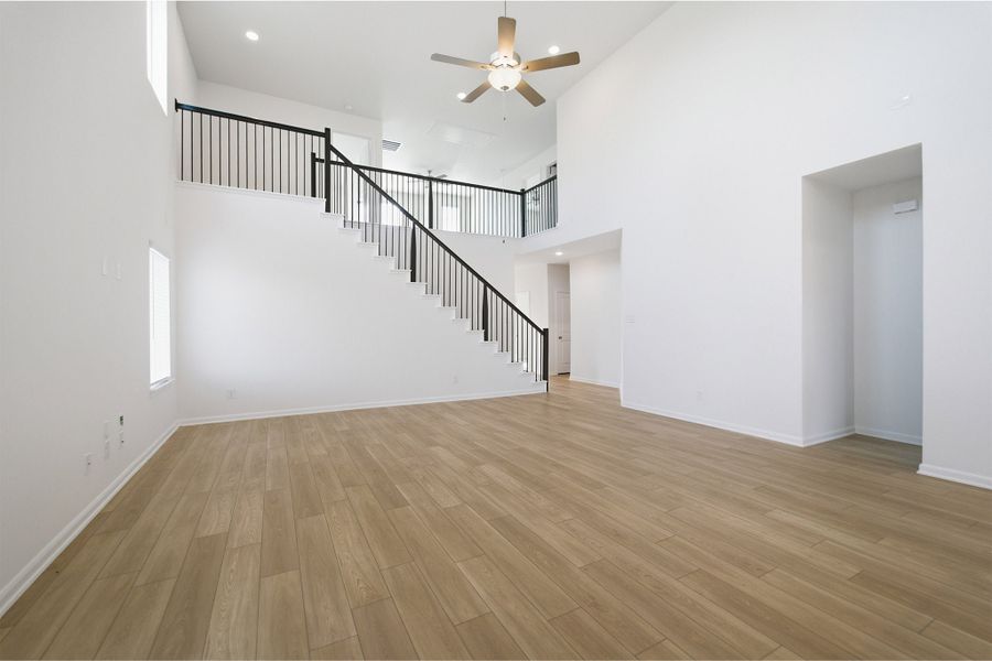 Spacious, unfurnished interior of a new home in Saddlebrook Estates, Waxahachie (Image 52). Spacious, unfurnished interior of a new home in Saddlebrook Estates, Waxahachie (Image 52).