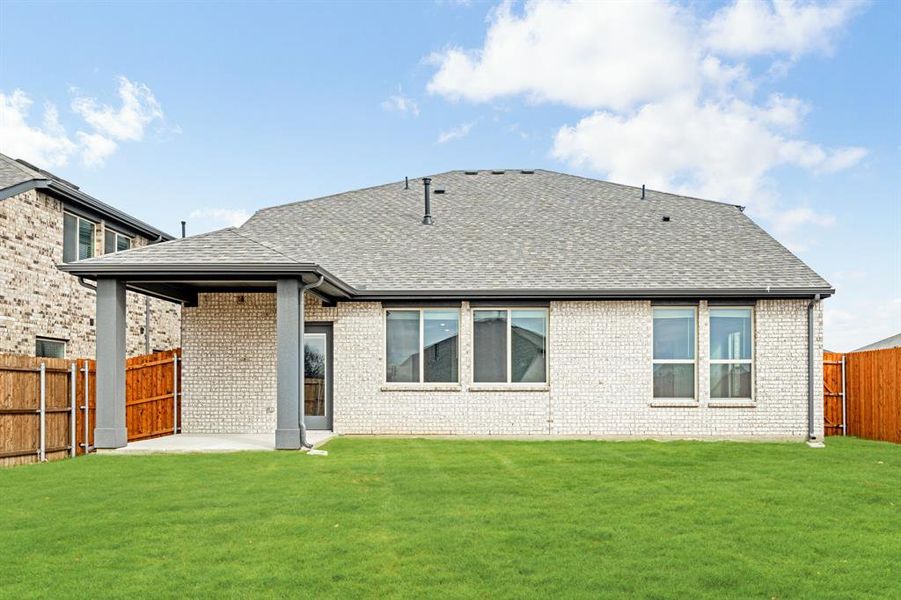 Exterior details and patio area of a home in Eagle Glen Elements, Alvarado (Image 3). Exterior details and patio area of a home in Eagle Glen Elements, Alvarado (Image 3).