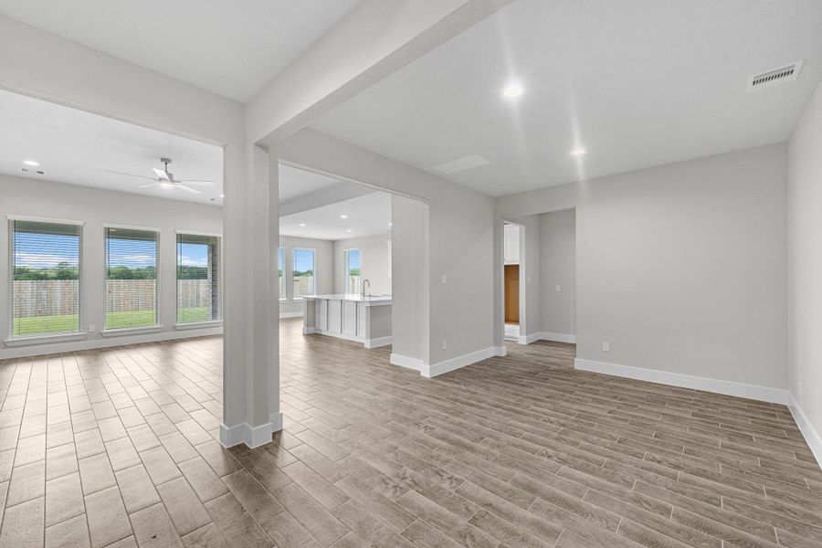 Spacious, unfurnished interior of a new home in Briarwood Crossing, Rosenberg (Image 22). Spacious, unfurnished interior of a new home in Briarwood Crossing, Rosenberg (Image 22).