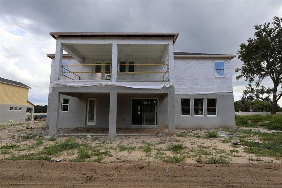 Exterior details and patio area of a home in Willow Run, Apopka (Image 3).