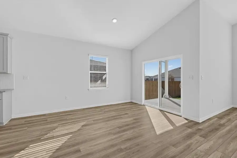 Spacious, unfurnished interior of a new home in Lisso, Pflugerville (Image 8).