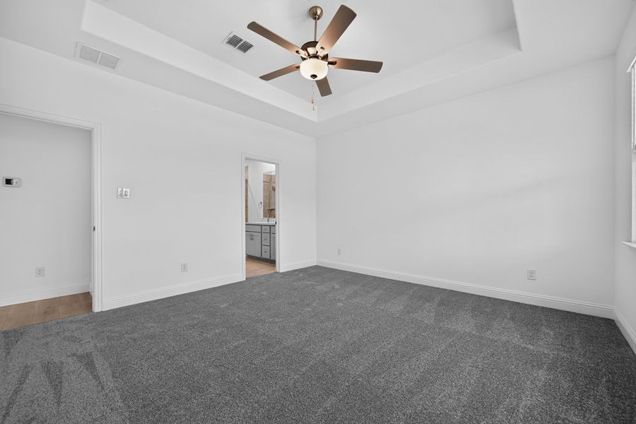 Spacious, unfurnished interior of a new home in Madero 50s, Fort Worth (Image 18).