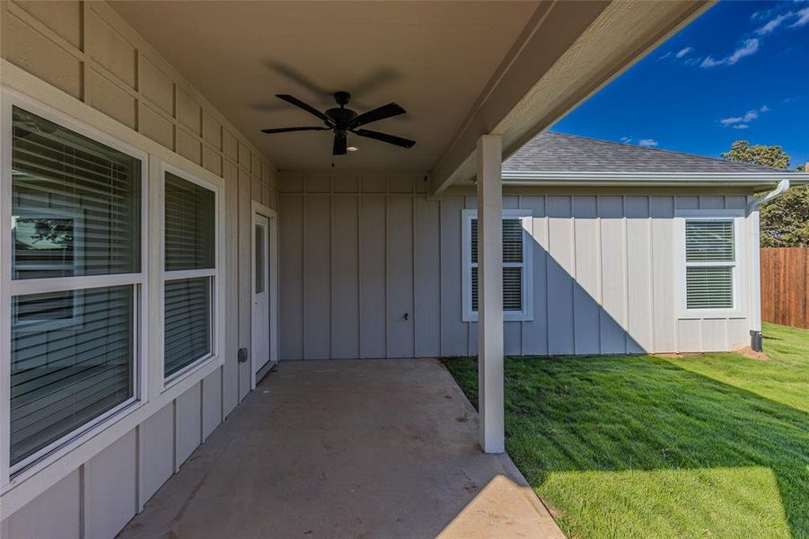 Exterior details and patio area of a home in , Sulphur Springs (Image 22).