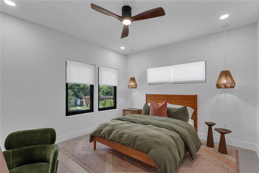 Furnished interior view inside a new home in , Orlando (Image 32).