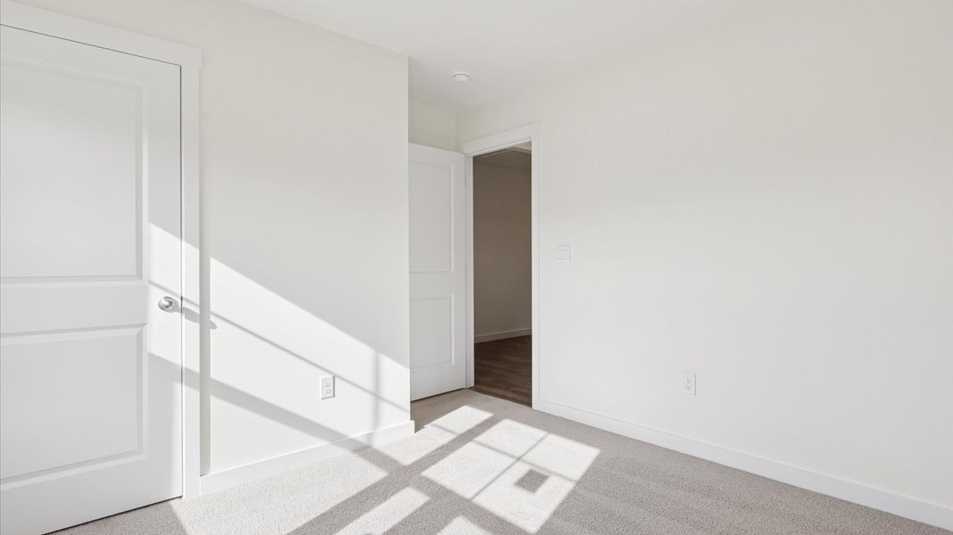 Spacious, unfurnished interior of a new home in Emory Creek, Harriman (Image 12).