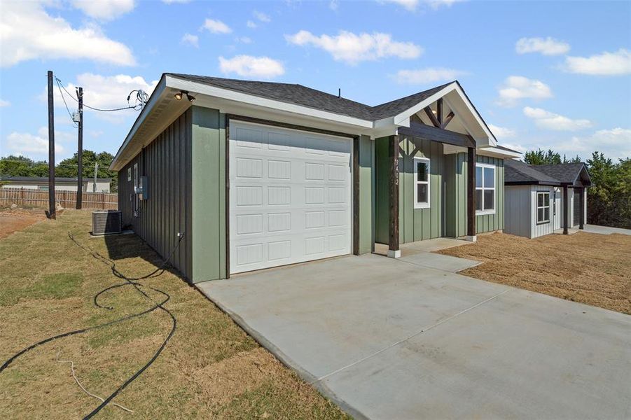 Exterior details and patio area of a home in , Granbury (Image 1). Exterior details and patio area of a home in , Granbury (Image 1).