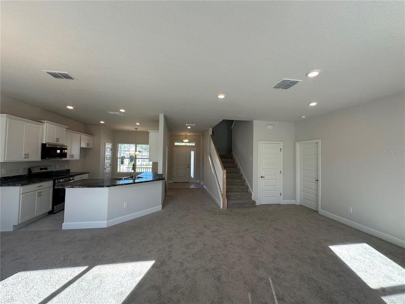 Spacious, unfurnished interior of a new home in , Ocala (Image 18).