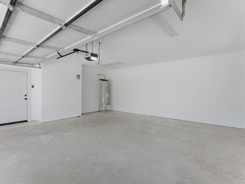 Spacious, unfurnished interior of a new home in , Avalon (Image 21).
