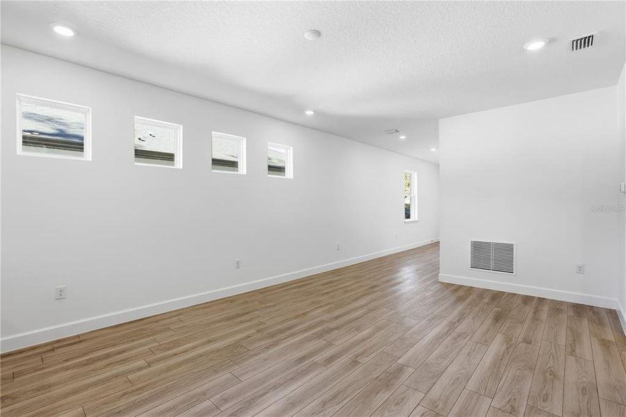 Spacious, unfurnished interior of a new home in , Sanford (Image 13).