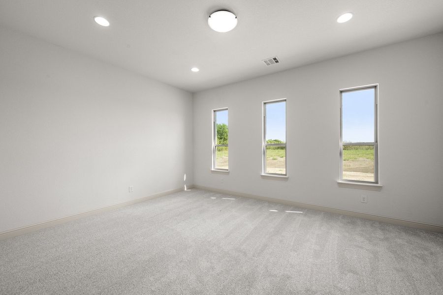 Spacious, unfurnished interior of a new home in Levante - 1 Acre Lots, Waxahachie (Image 33).