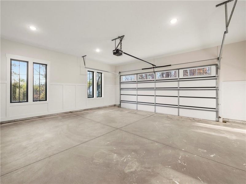 Spacious, unfurnished interior of a new home in , Gainesville (Image 59).
