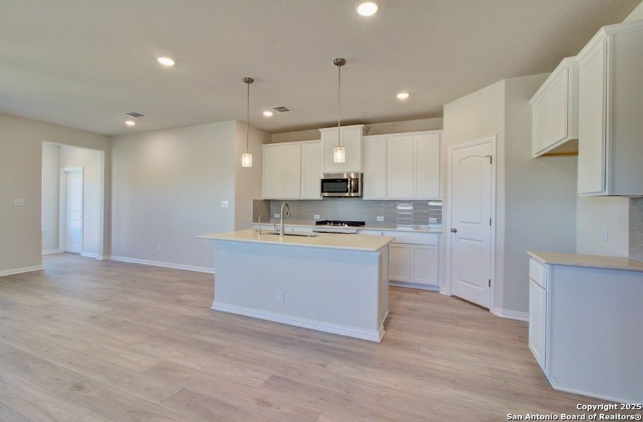 Furnished interior view inside a new home in Sunflower Ridge, New Braunfels (Image 5).