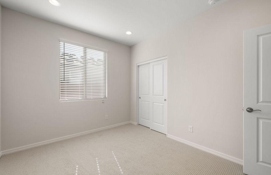 Spacious, unfurnished interior of a new home in Soleo, San Tan Valley (Image 14).