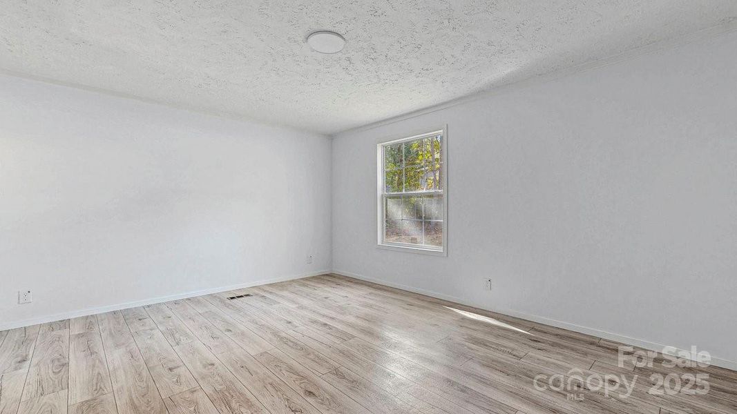 Spacious, unfurnished interior of a new home in , Statesville (Image 11).