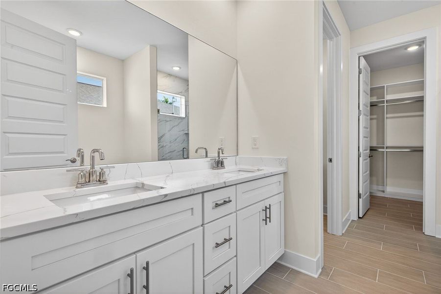 Furnished interior view inside a new home in Cape Coral, Cape Coral (Image 7).