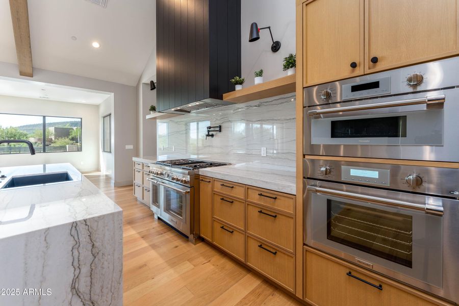 Chef's kitchen Chef's kitchen