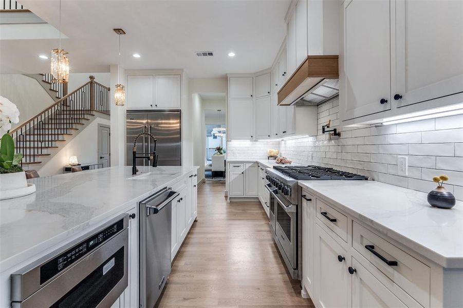 Furnished interior view inside a new home in , Dallas (Image 28). Furnished interior view inside a new home in , Dallas (Image 28).