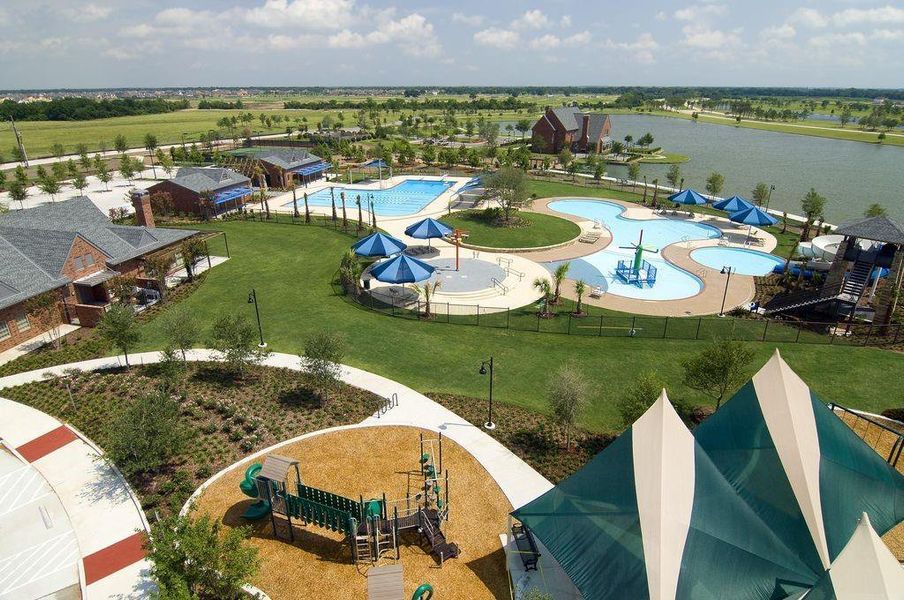 Image 17 of a home in Bridgeland 45', 50', 70'. Image 17 of a home in Bridgeland 45', 50', 70'.