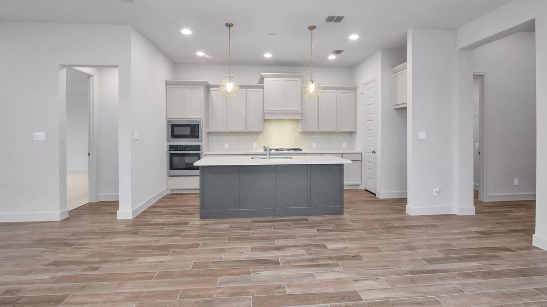 Furnished interior view inside a new home in Everly 45', Tomball (Image 6).