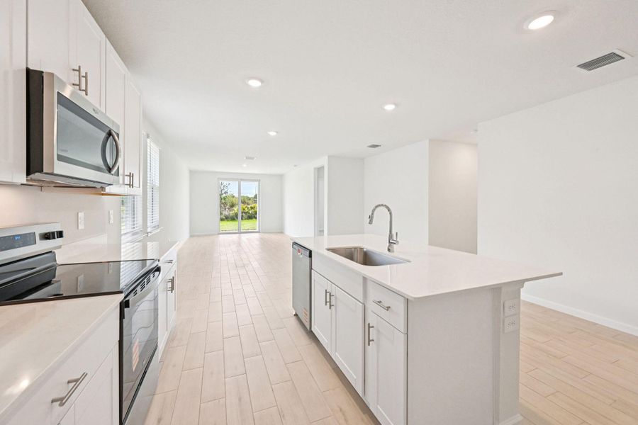 5473 Hampton Park Cir Vero Beach FL (13) 5473 Hampton Park Cir Vero Beach FL (13)