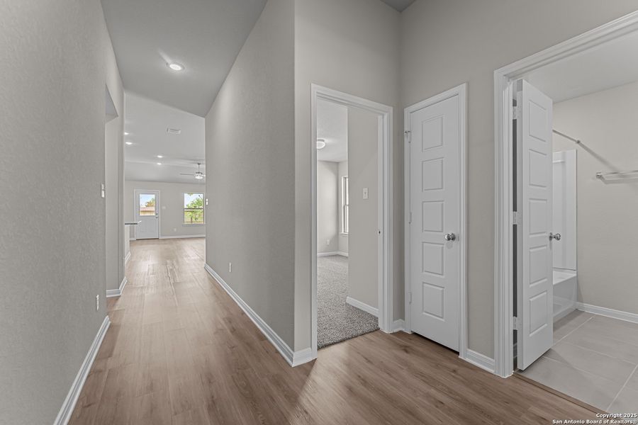 Spacious, unfurnished interior of a new home in Meadows at Clear Springs, New Braunfels (Image 21). Spacious, unfurnished interior of a new home in Meadows at Clear Springs, New Braunfels (Image 21).