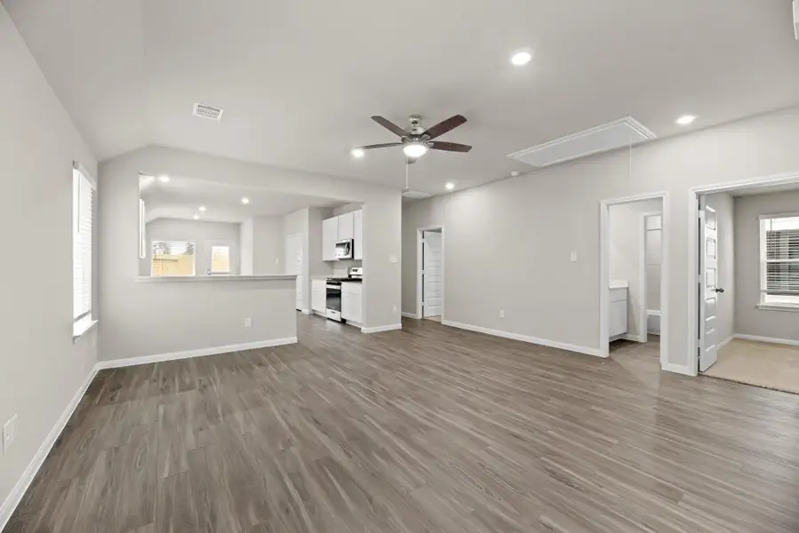 Spacious, unfurnished interior of a new home in Ridgeland Hills, Willis (Image 10). Spacious, unfurnished interior of a new home in Ridgeland Hills, Willis (Image 10).