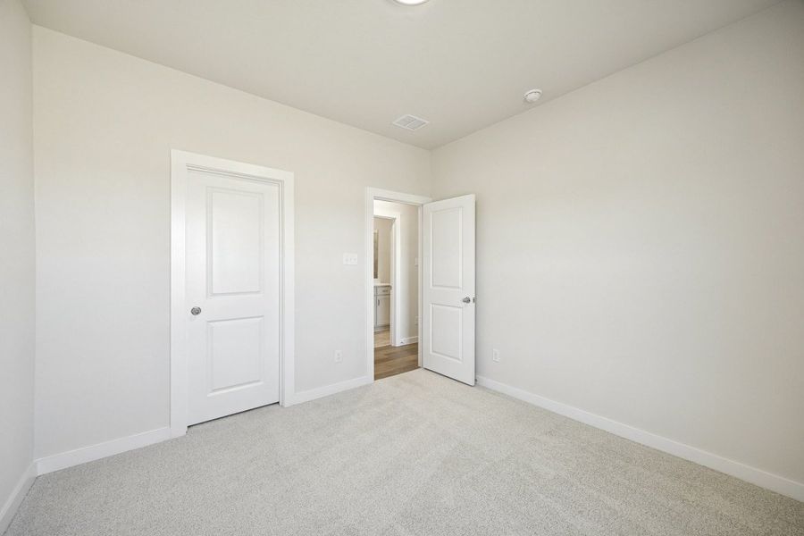 Representative unfurnished interior of a home built from the The Alamo by Lillian Custom Homes in Freeman Farm, Kaufman (Image 15). Representative unfurnished interior of a home built from the The Alamo by Lillian Custom Homes in Freeman Farm, Kaufman (Image 15).