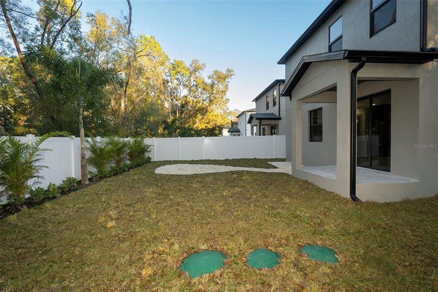 Exterior details and patio area of a home in , Tampa (Image 3).