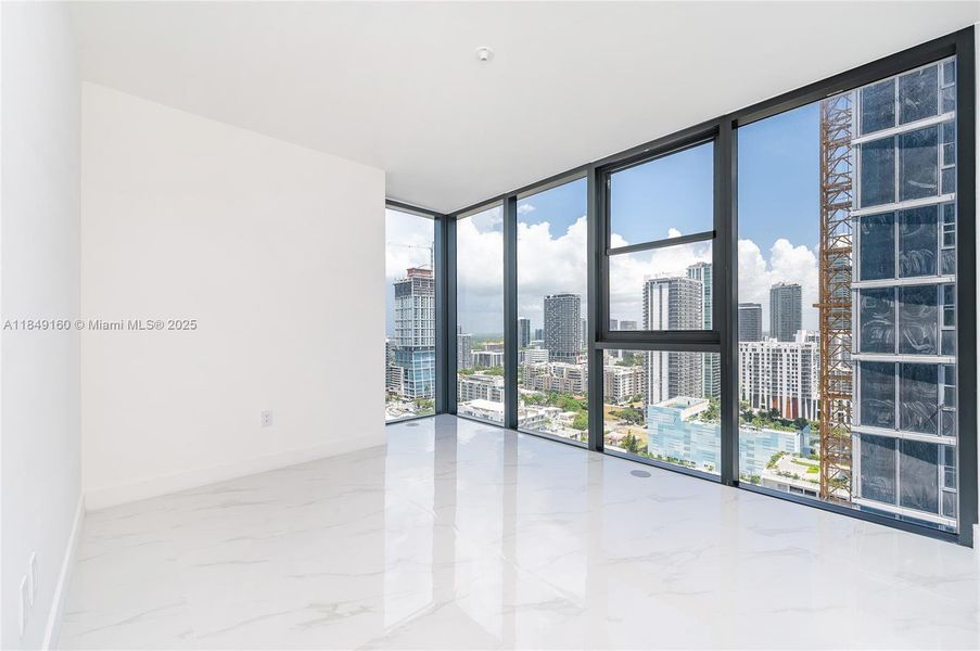 Spacious, unfurnished interior of a new home in Aria Reserve, Miami (Image 33).