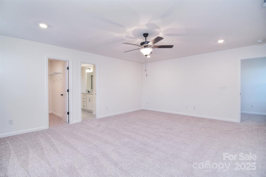Spacious, unfurnished interior of a new home in Larkin, Statesville (Image 16).