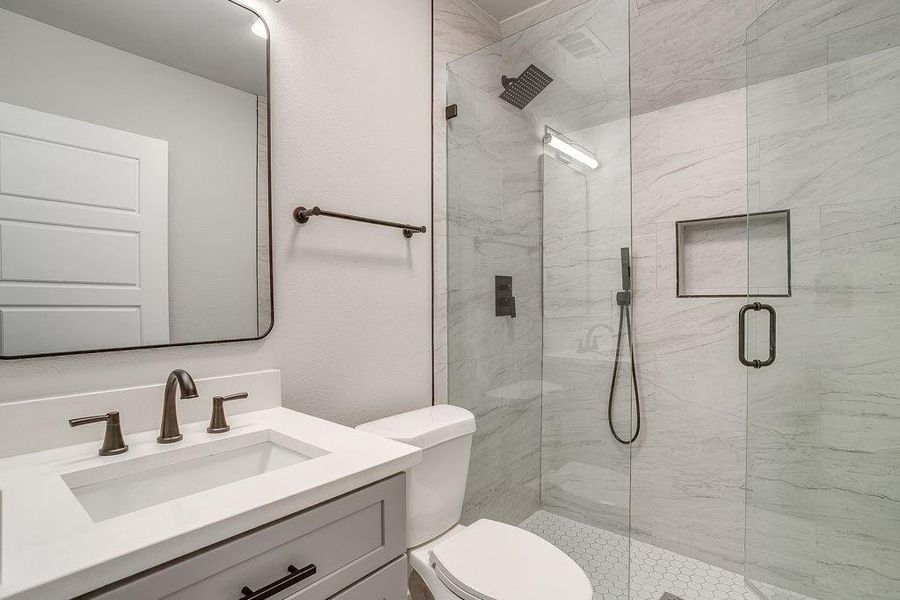 Furnished interior view inside a new home in , Glen Rose (Image 11).