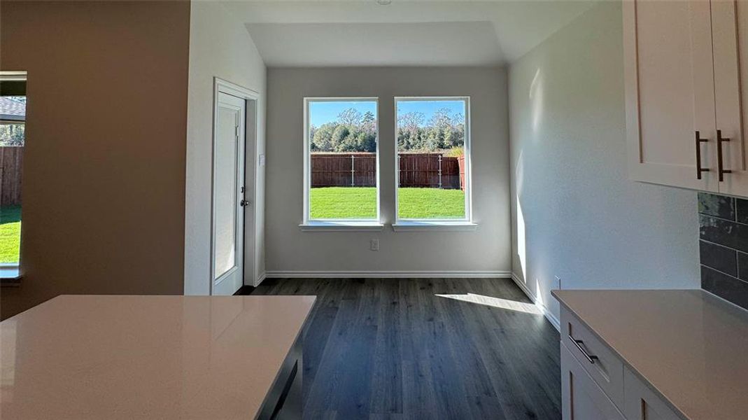 Spacious, unfurnished interior of a new home in Blaire Lake, Tyler (Image 8).