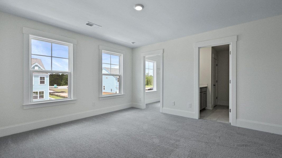 Spacious, unfurnished interior of a new home in Sheep Island, Summerville (Image 12).