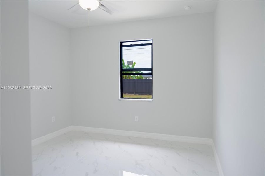 Spacious, unfurnished interior of a new home in , Cape Coral (Image 20).