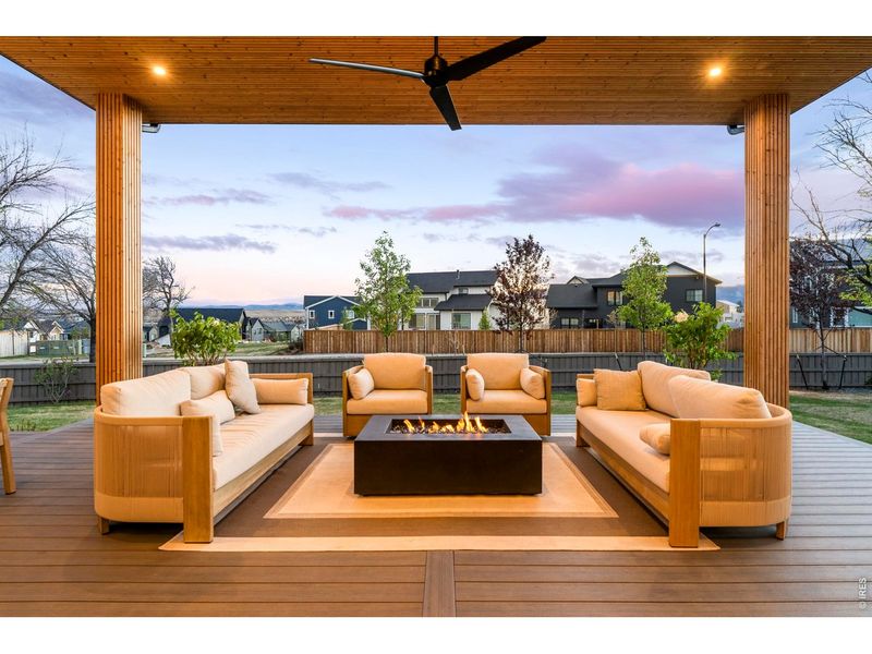 Exterior details and patio area of a home in , Louisville (Image 4).