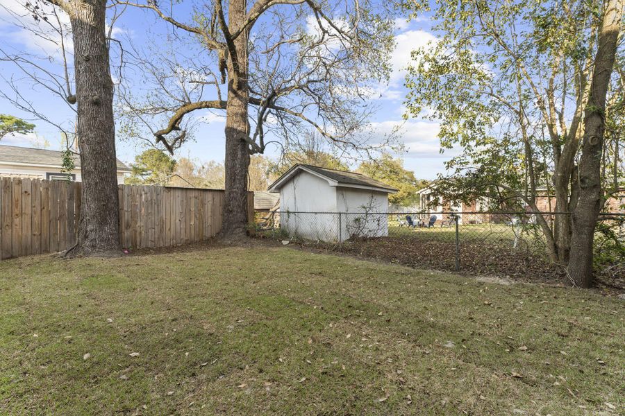 Exterior details and patio area of a home in , Hanahan (Image 28).
