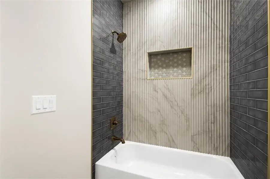 Image 84 of a home in .