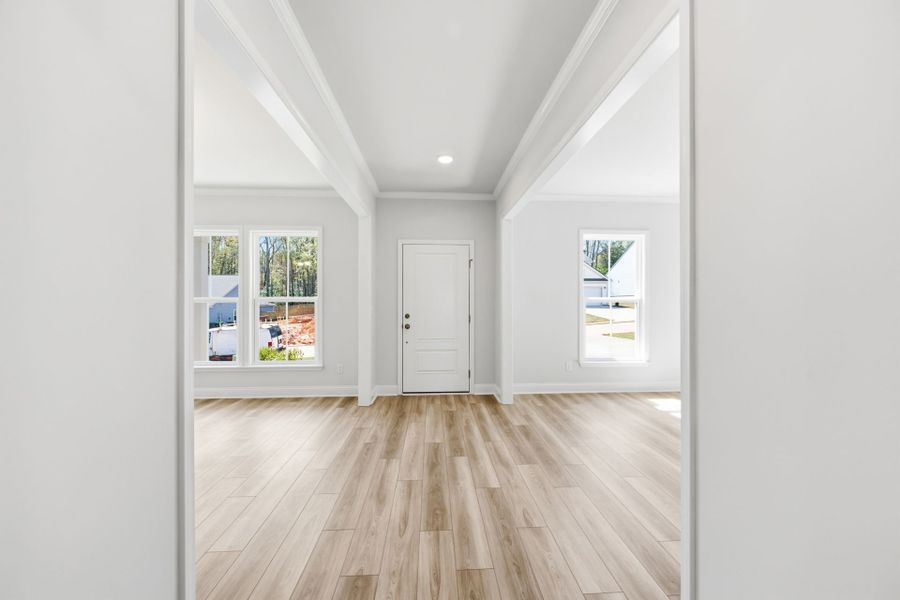 Spacious, unfurnished interior of a new home in Carriage Estates, Lexington (Image 38).