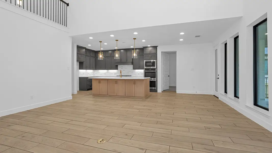 Spacious, unfurnished interior of a new home in The Woodlands Hills, Willis (Image 10).