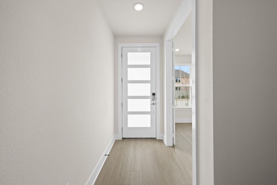 Spacious, unfurnished interior of a new home in The Retreat at Harvest, Argyle (Image 14).