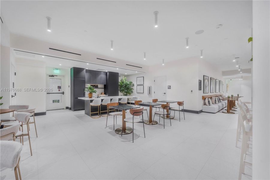 Community amenities in , Miami (Image 52).