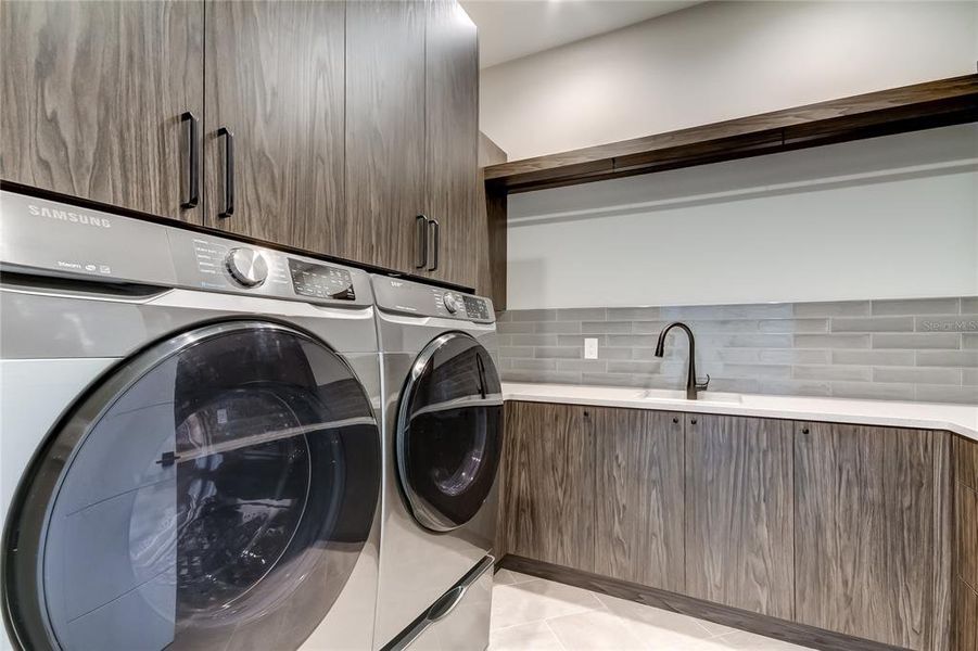 Furnished interior view inside a new home in , Tampa (Image 48). Furnished interior view inside a new home in , Tampa (Image 48).