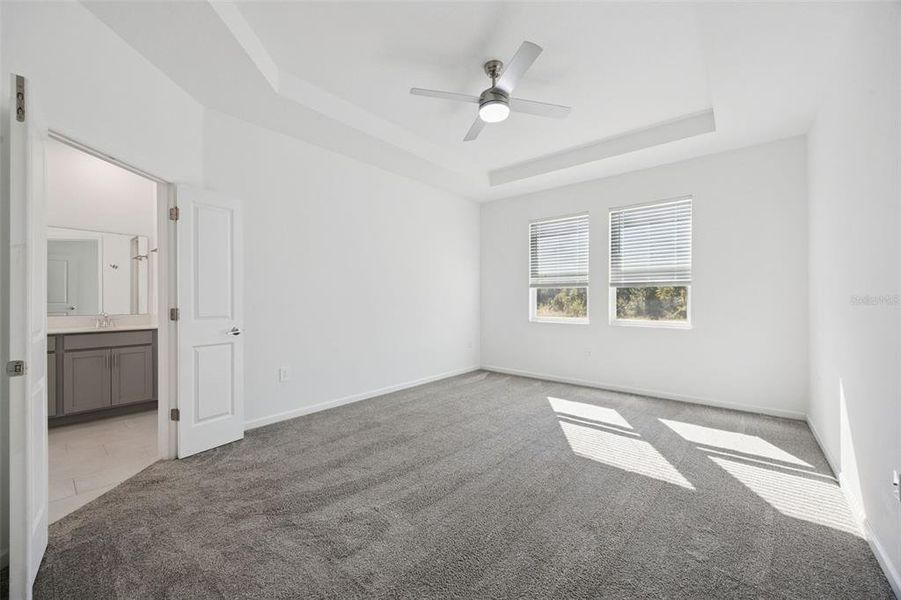 Spacious, unfurnished interior of a new home in Pine Glen: Chateau Collection, St. Cloud (Image 23).