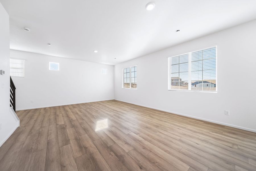 Spacious, unfurnished interior of a new home in Thompson River Ranch, Johnstown (Image 16). Spacious, unfurnished interior of a new home in Thompson River Ranch, Johnstown (Image 16).