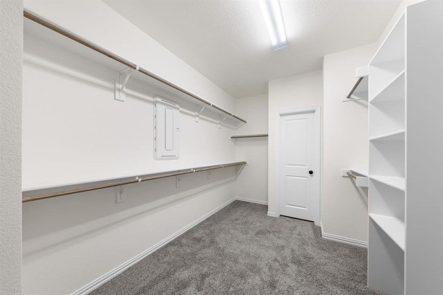 Spacious, unfurnished interior of a new home in , Waxahachie (Image 25).