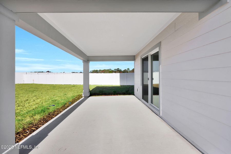 Spacious, unfurnished interior of a new home in Wells Landing, Jacksonville (Image 24).