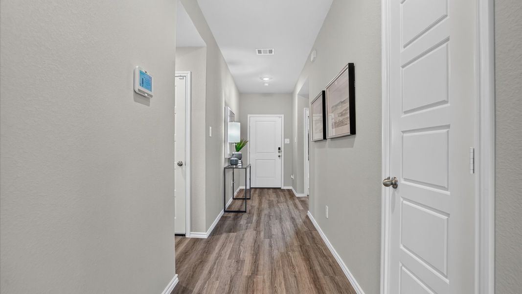 Spacious, unfurnished interior of a new home in Townes Landing, Fort Worth (Image 23).